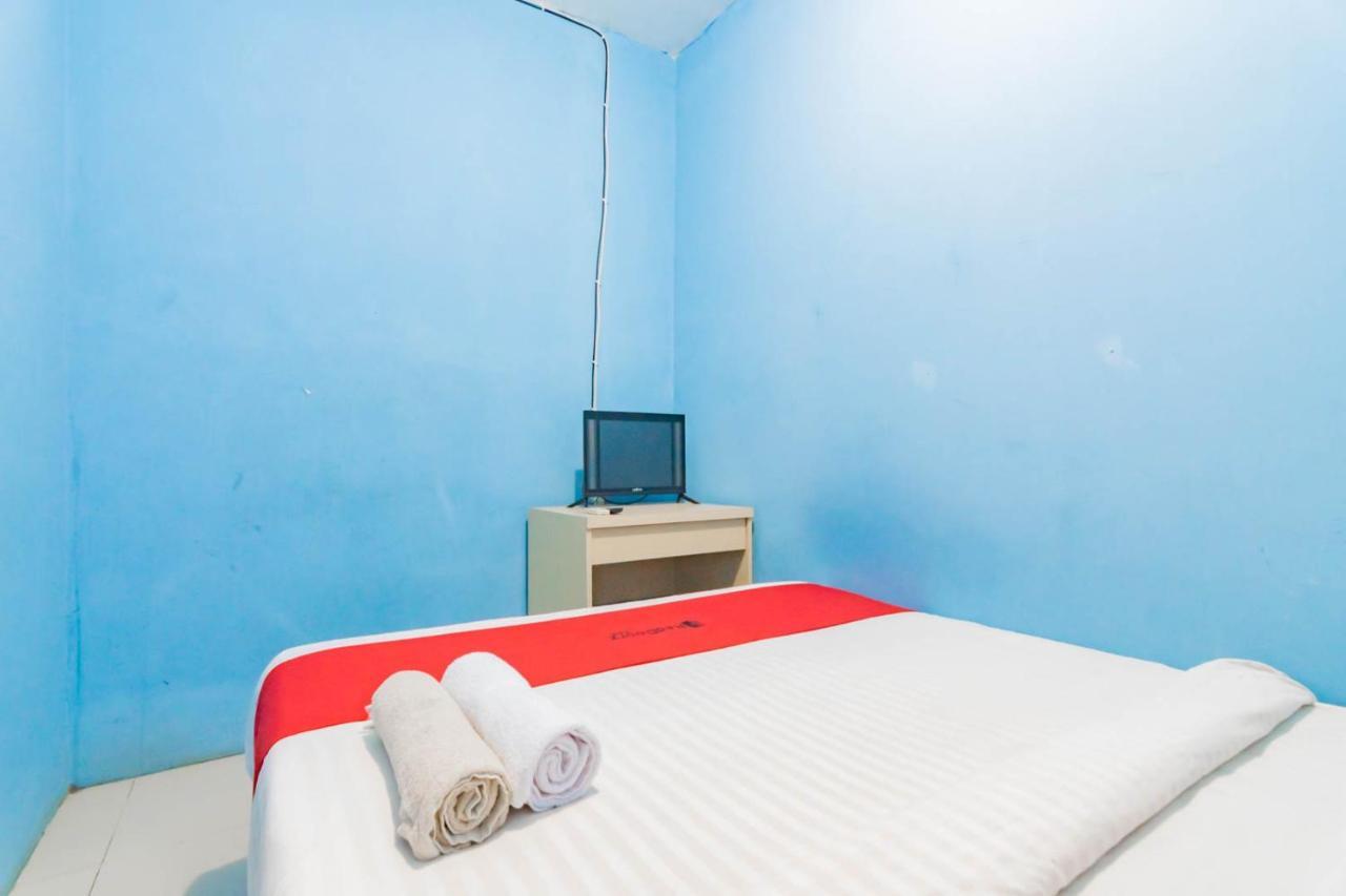 Reddoorz Syariah At Jl Pangeran Hidayatullah Cianjur Hotel Екстериор снимка
