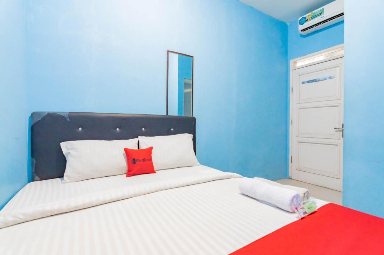 Reddoorz Syariah At Jl Pangeran Hidayatullah Cianjur Hotel Екстериор снимка