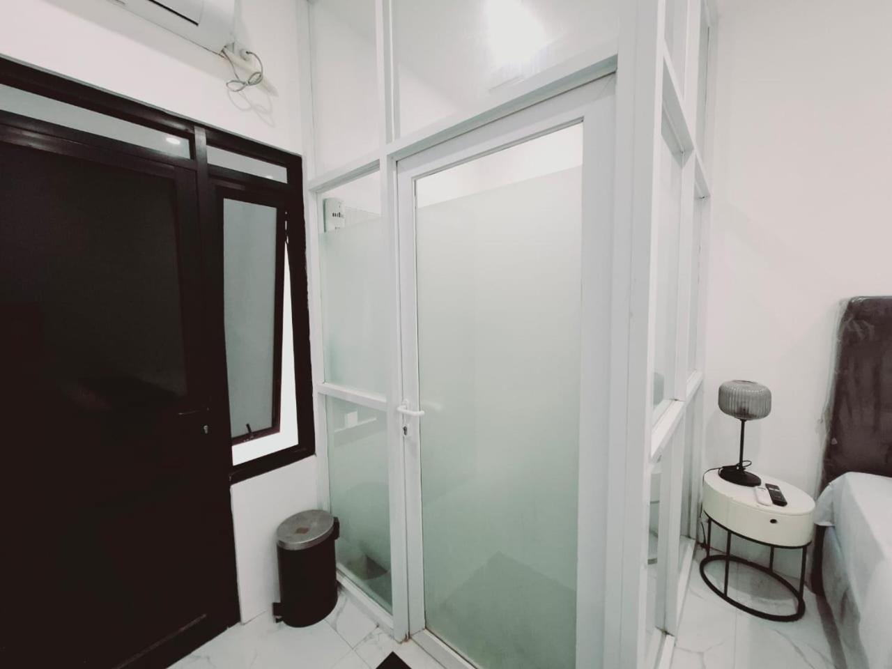 Reddoorz Syariah At Jl Pangeran Hidayatullah Cianjur Hotel Екстериор снимка